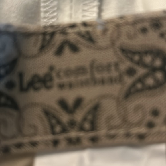 Women’s Lee Comfort Waistband Pants With Front and Back Pockets - Picture 4 of 5